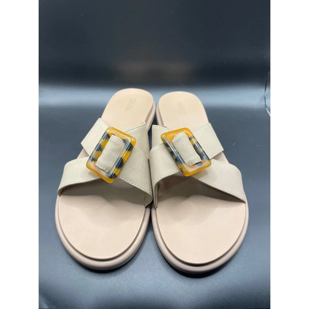 OluKai la slide